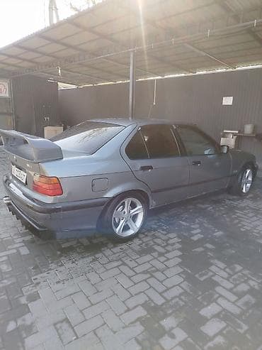 дом на обмен: BMW 3 series: 1992 г., 1.8 л, Ручные, Бензин, Седан — 1