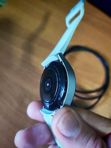 samsung galaxy watch 4: Умные часы Samsung Galaxy Watch 4 40мм + магнитная зарядка. Очень — 4