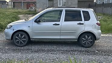 Транспорт: Mazda 2: 2003 г., 1.6 л, Кол менен иштөөчү, Бензин, Хетчбек — 4