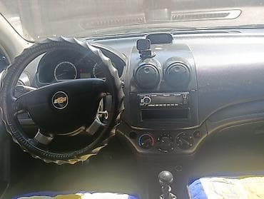 низкий кабина: Chevrolet Aveo: 2010 г., Механика, Бензин, Седан — 4
