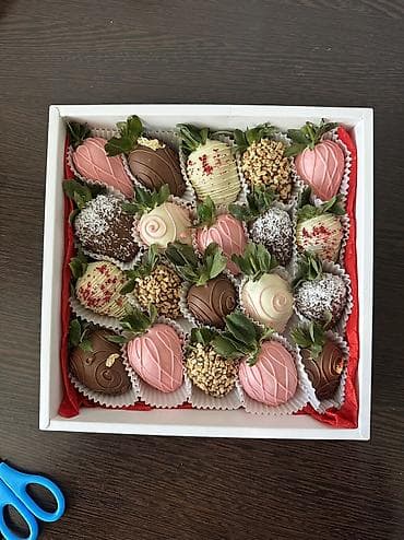 клубника в шоколаде цена бишкек: Клубника в шоколаде на заказ S- 9шт -990с М-12шт -1290с L- 20шт - — 5