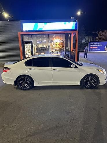9: Honda Accord: 2017 г., 2.4 л, Седан — 4