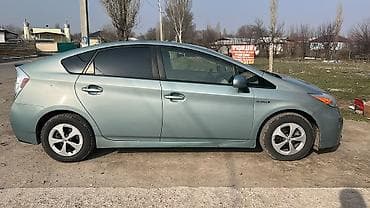 1 nz: Toyota Prius: 2015 г., 1.8 л, Вариатор, Гибрид, Хэтчбэк — 2