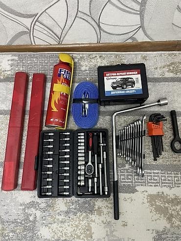 военный тент: Автомобильный комплект для дороги и мелкого ремонта. Состав: - Набор — 1