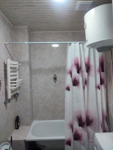 дом в центре бишкека: 1 комната, Постельное белье, Кондиционер, Бытовая техника — 11