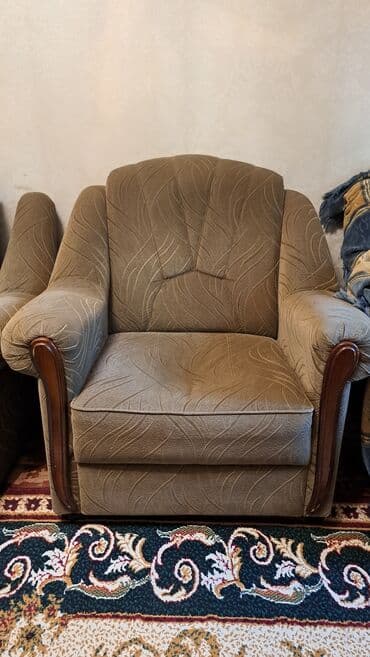 диван два кресла столик: Продаю один диван и 2 кресла в хорошем состоянии — 2