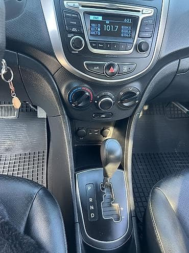 spark 2012: Hyundai Accent: 2018 г., 1.4 л, Автомат, Бензин, Седан — 8