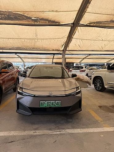 kia ev3: Toyota bZ3: 2023 г., Электромобиль, Седан — 5