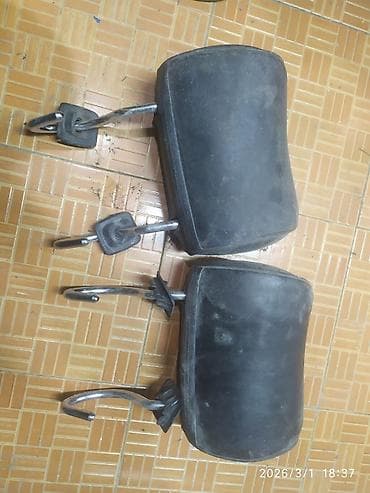 Детали салона: Заднее под головники на 124 кожаные целые — 1