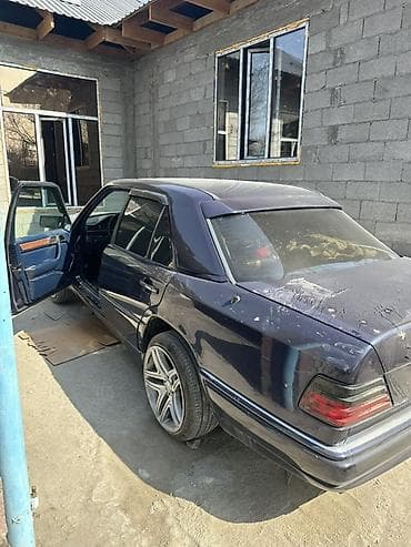 авто мерседес 211: Mercedes-Benz W124: 1995 г., Седан — 3