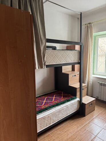 суточные комнаты: 10 м², С мебелью — 4