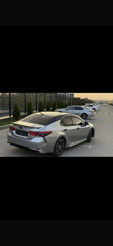70: Toyota Camry: 2018 г. — 2