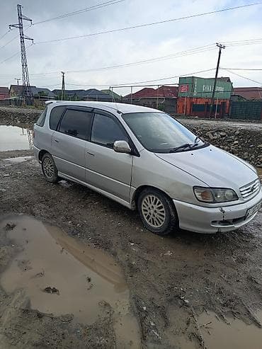 Унаа сатуу: Toyota Ipsum: 1997 г., Универсал — 5