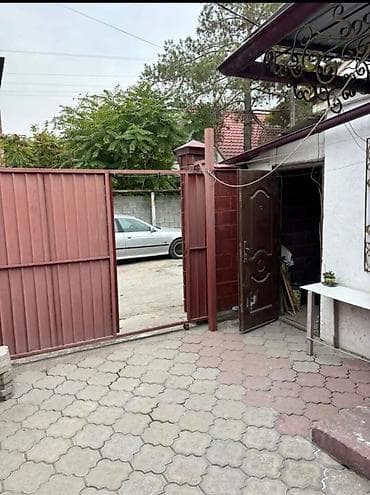 скрябина: ПолДом с отдельным двором в закрытом дворе. - Планировка: прихожая — 1