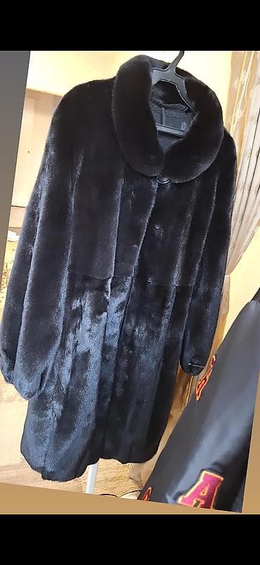 Шуба из натурального меха, классический прямой крой. - Цвет: глубокий