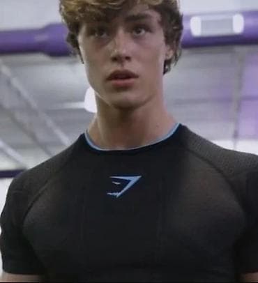 nike tech flece: GYMSHARK ONYX V1 T-SHIRT - Модель: с коротким рукавом, облегающий — 1