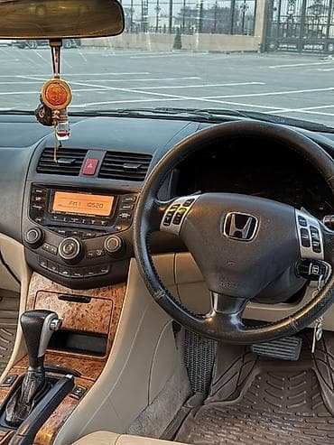 Honda Accord: 2005 г., 2 л, Автомат, Газ, Седан — 5