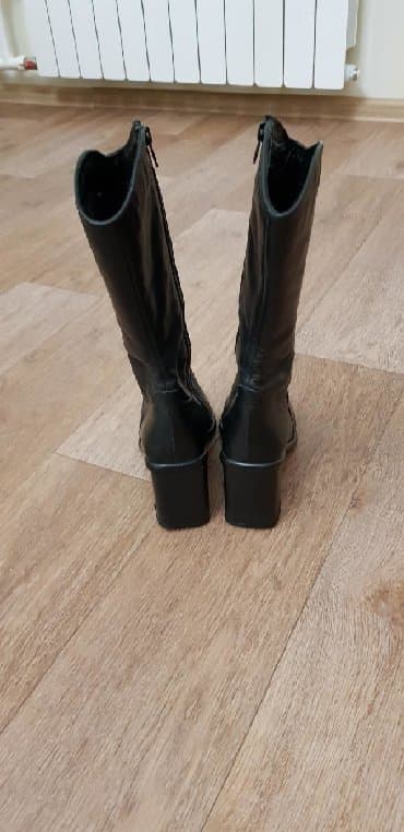 женские зимние сапоги из натуральной кожи и меха: Продаю б/у кожаные демисезонные сапожки женские (италия). В отличном — 3
