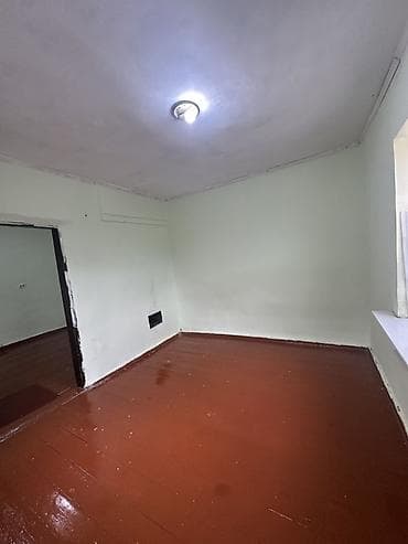 дом двух этажный: Сдается квартира По улице: 50 лет Киргизии дом 50 Ориентир — 1