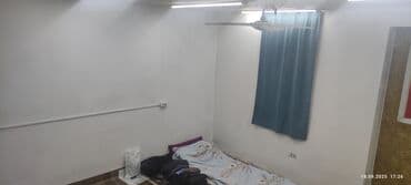 сдаю комнату на длительный срок: Сдается отдельная комната-студия, с душом. район ж/м Ала-Тоо 2 — 4