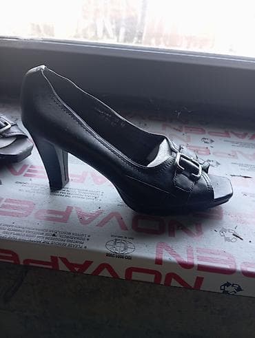 Женская обувь — 3 пары 1) Туфли-лодочки чёрные на высоком каблуке. -