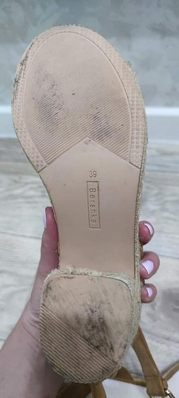 Личные вещи: Сандалии (босоножки) Bershka на устойчивом каблуке и платформе — 3