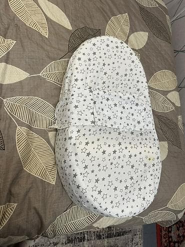 Оюнчуктар: Мягкий ортопедический детский кокон из светлой ткани с серым звездным — 2