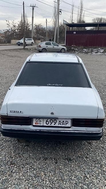e 303: Mercedes-Benz 190: 1985 г., 2 л, Механика, Бензин, Седан — 6