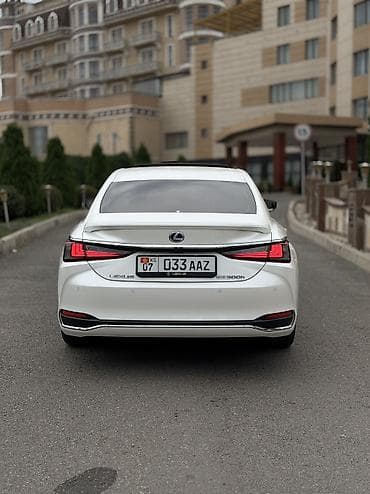 levinson: Lexus ES: 2021 г., 2.5 л, Вариатор, Бензин, Седан — 4