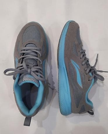 изи кросовки: Кроссовки серо-голубые, низкие. В отличном состоянии Фирменный бренд — 1