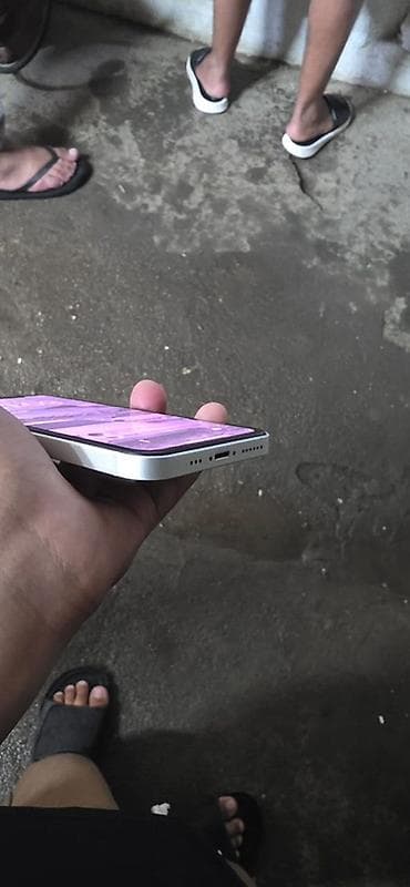 купить айфон 5 с: IPhone Xs, Б/у, 64 ГБ, Белый, Чехол, 64 % — 7