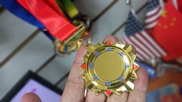 продаю медали: 💬 Наш новый адрес: ул Тимирязева 65 пер Токтогула 💚💚💚 ✅ Медали — 3