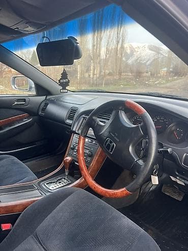 аудио техника: Honda Saber: 2001 г., 2.5 л, Автомат, Бензин, Седан — 7