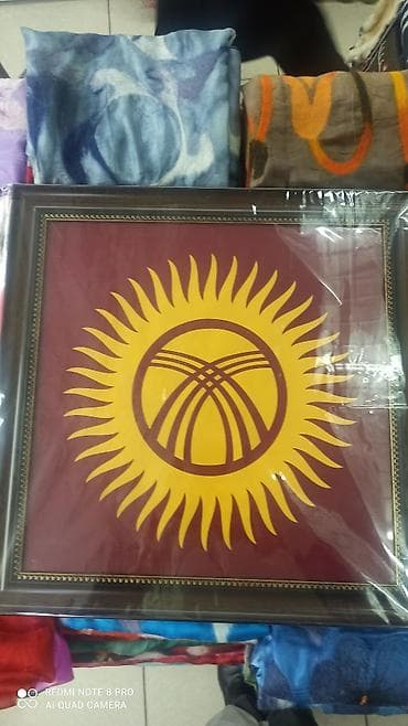 кыргызская национальная одежда: Представляем два варианта настенного декора, каждый из которых — 3