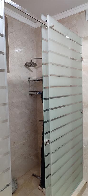 Раздвижная душевая перегородка из закалённого стекла - Конструкция