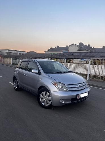 Toyota ist: 2003 г., 1.3 л, Автомат, Бензин, Хэтчбэк