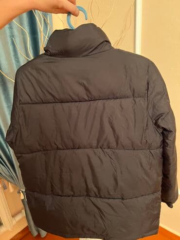 тёплая куртка: Теплая курточка в отличном состоянии 
Одевали пару раз 
Цена 1800 — 4