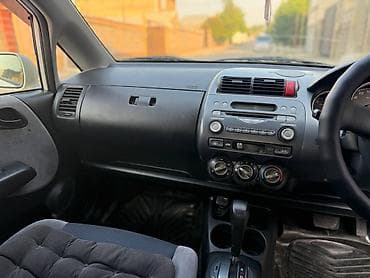 rav4 1995: Honda Fit: 2003 г., 1.3 л, Вариатор, Бензин — 7