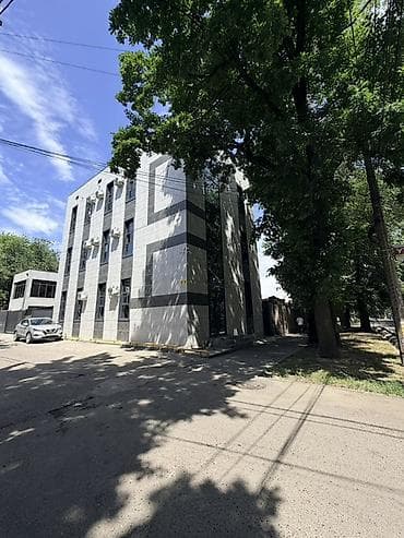 бутка офис: Аренда офисов, 10 м², В административном здании, С оборудованием, С отдельной кухней, С системой безопасности — 1