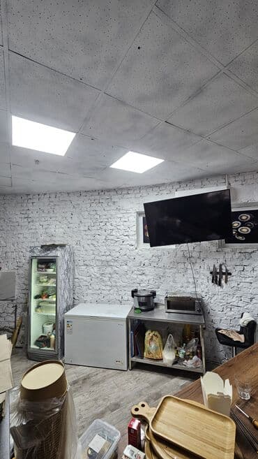 Линолеум: Продаётся готовый бизнес кафе суши пицца 80 кв.м (недорогая арендная — 10