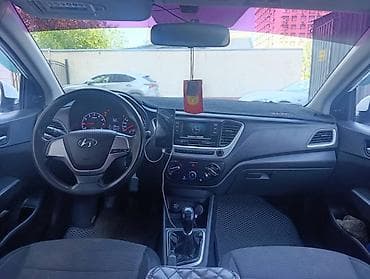 Унаа: Hyundai Solaris: 2017 г., 1.4 л, Кол менен иштөөчү, Бензин, Седан — 3