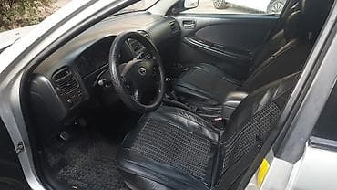 Toyota Avensis: 2002 г., 1.8 л, Механика, Бензин, Универсал