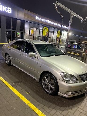 infinity fx35: Toyota Crown: 2004 г., 3 л, Седан — 1
