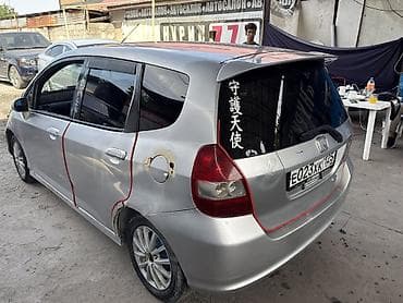 бамперы на гольф 3: Honda Fit: 2003 г., 1.3 л, Автомат, Бензин, Хэтчбэк — 4