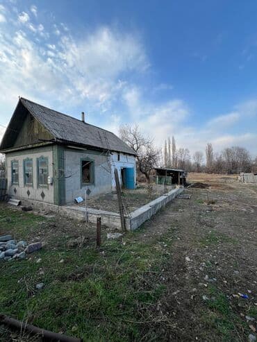 аренда домов посуточно: Дом, 40 м², 3 комнаты, Старый ремонт — 1