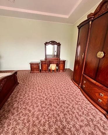 район вефы: 300 м², 7 комнат — 5