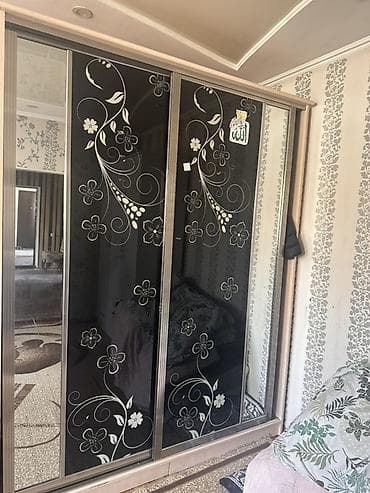 Спальный гарнитур, Б/у, Двуспальная кровать, Шкаф, Комод, Самовывоз at lalafo.kg Спальный гарнитур, Б/у, Двуспальная кровать, Шкаф, Комод, Самовывоз