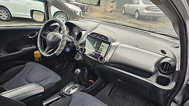 Продажа авто: Honda Fit: 2009 г., 1.2 л, Автомат, Бензин, Хэтчбэк — 3