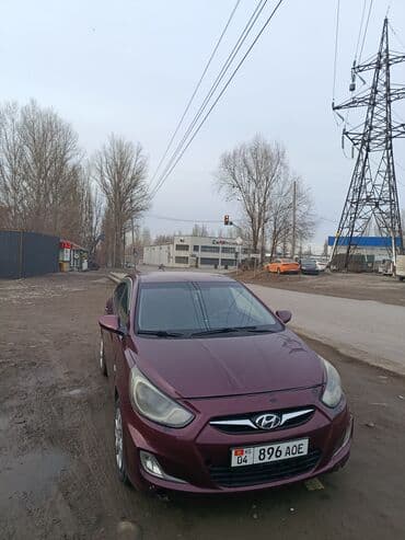 Hyundai Accent: 2013 г., 1.6 л, Механика, Седан