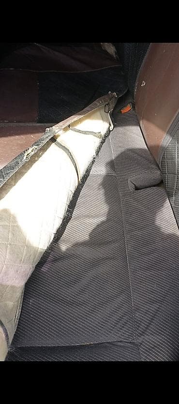 кант мис: Audi 100: 1990 г., Седан — 9